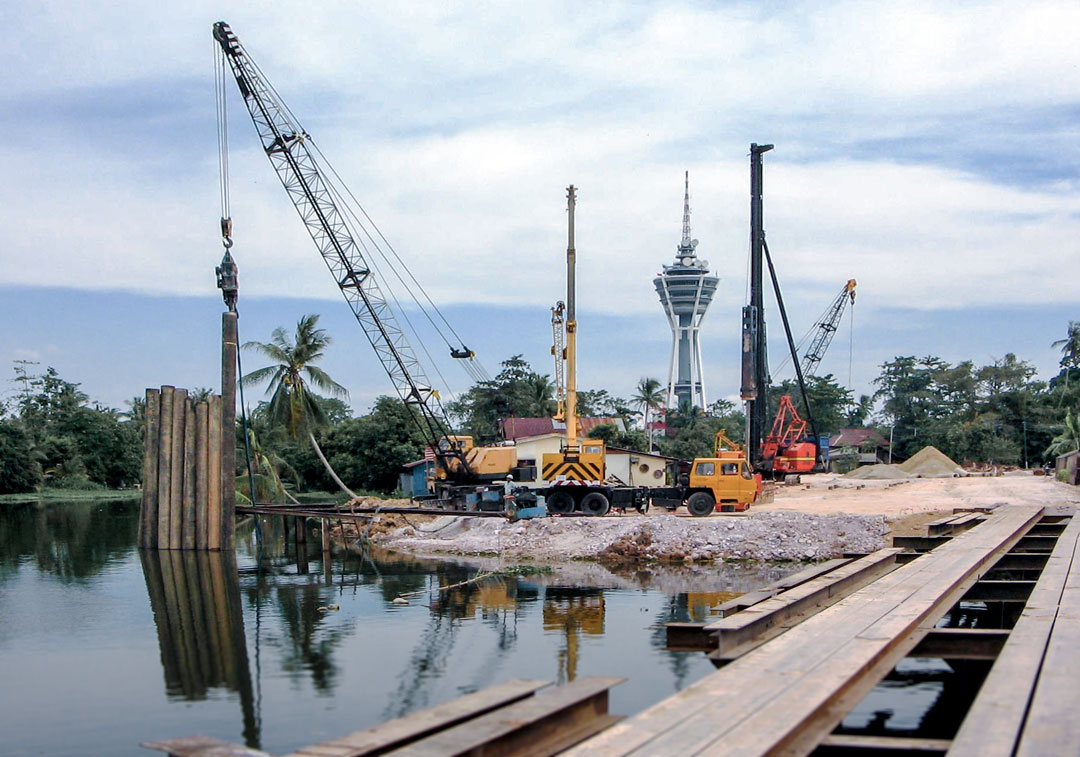 Membina Dan Menyiapkan Jalan Dan Jambatan Tambang Badak Seberang Terus Bandaraya Alor Star Kedah Darul Aman.