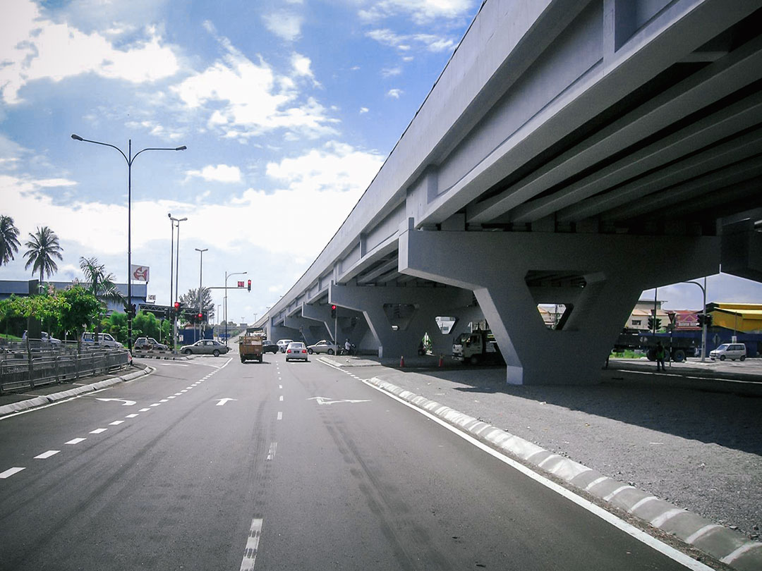 MENAIKTARAF JALAN PERSEKUTUAN 1 DARI PERSIMPANGAN LALUAN P124 KE 2